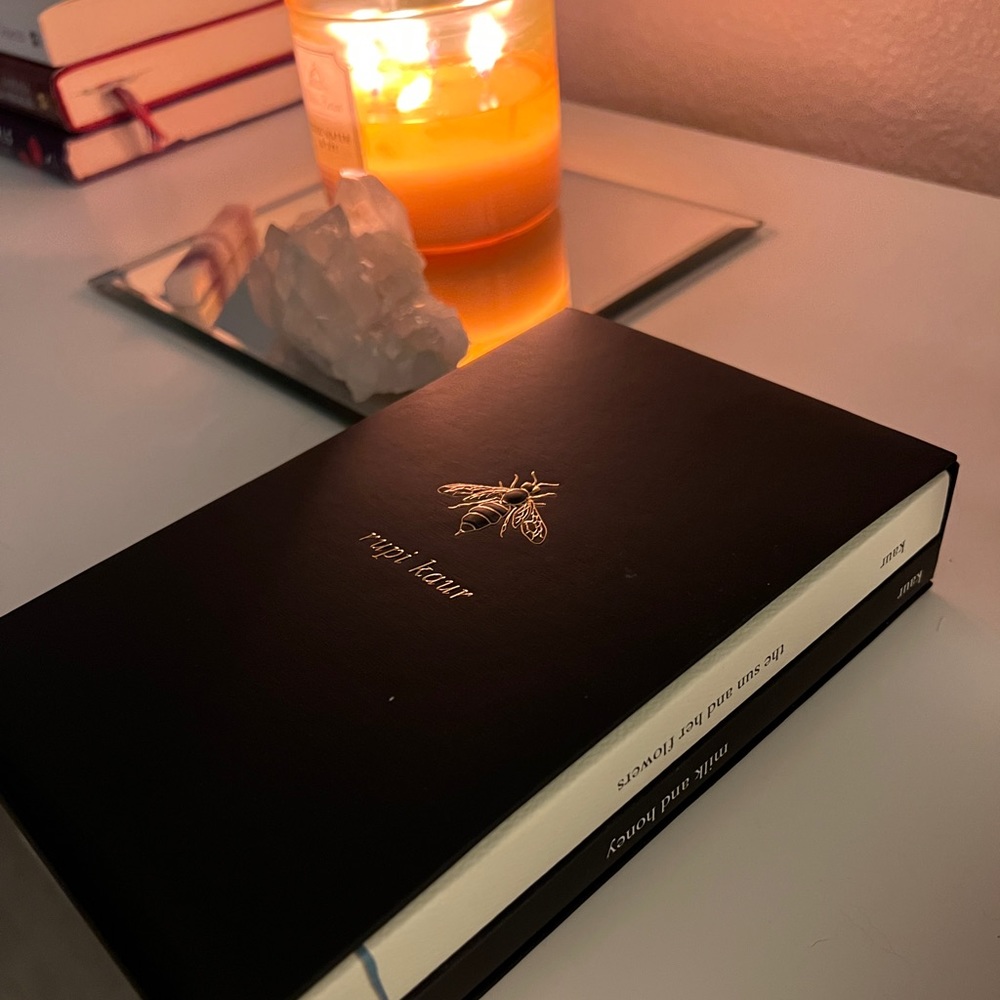 Like New! 📖 Rupi Kaur Milk & Honey/ The Sun and Her Flowers bundle 📖